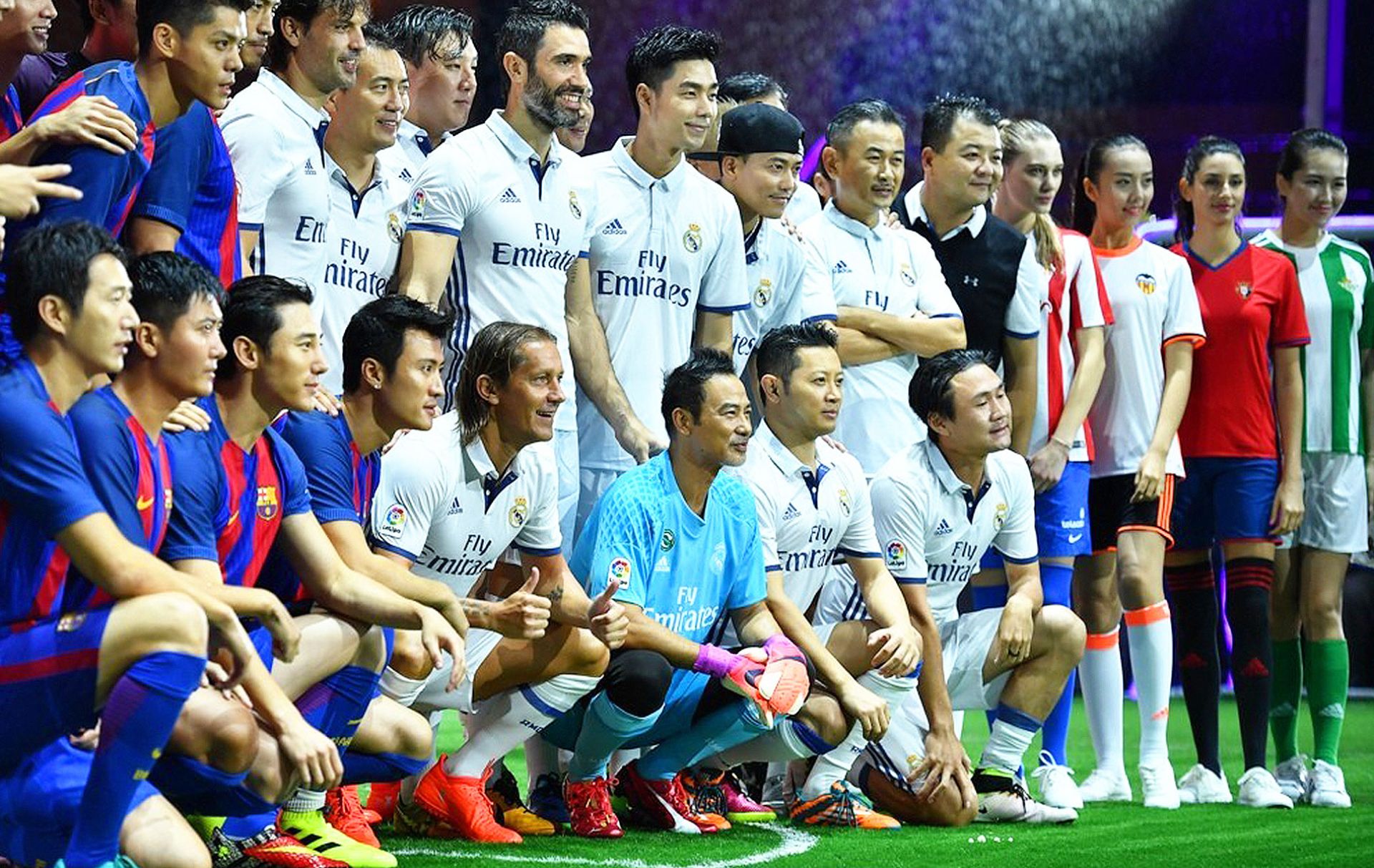 三豪门狂胜！皇马2-0姆巴佩双响，拜仁4-1凯恩帽，利物浦2-1领跑